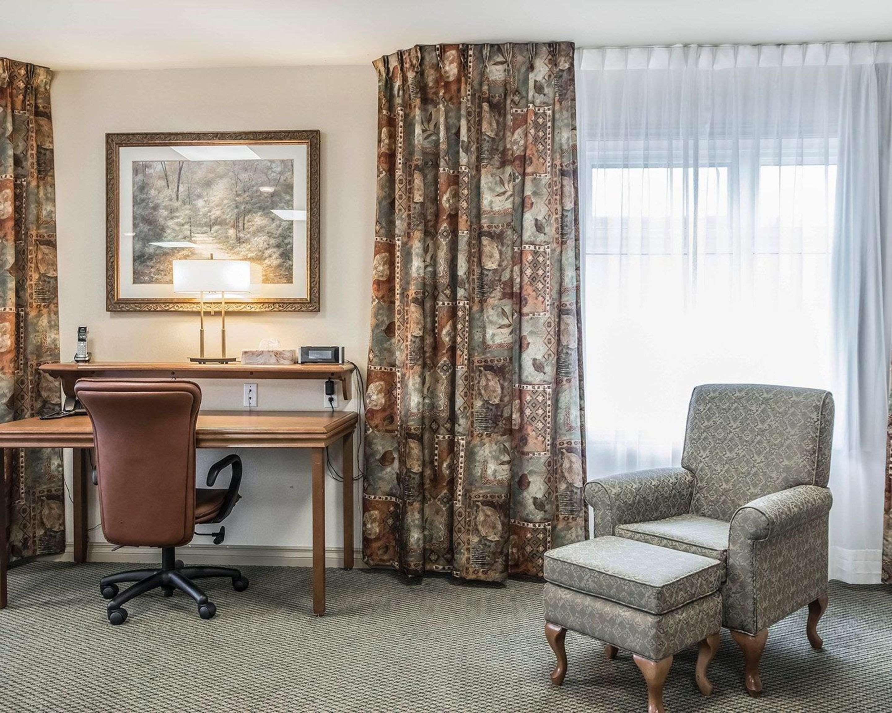 דראמונדוויל Quality Suites מראה חיצוני תמונה