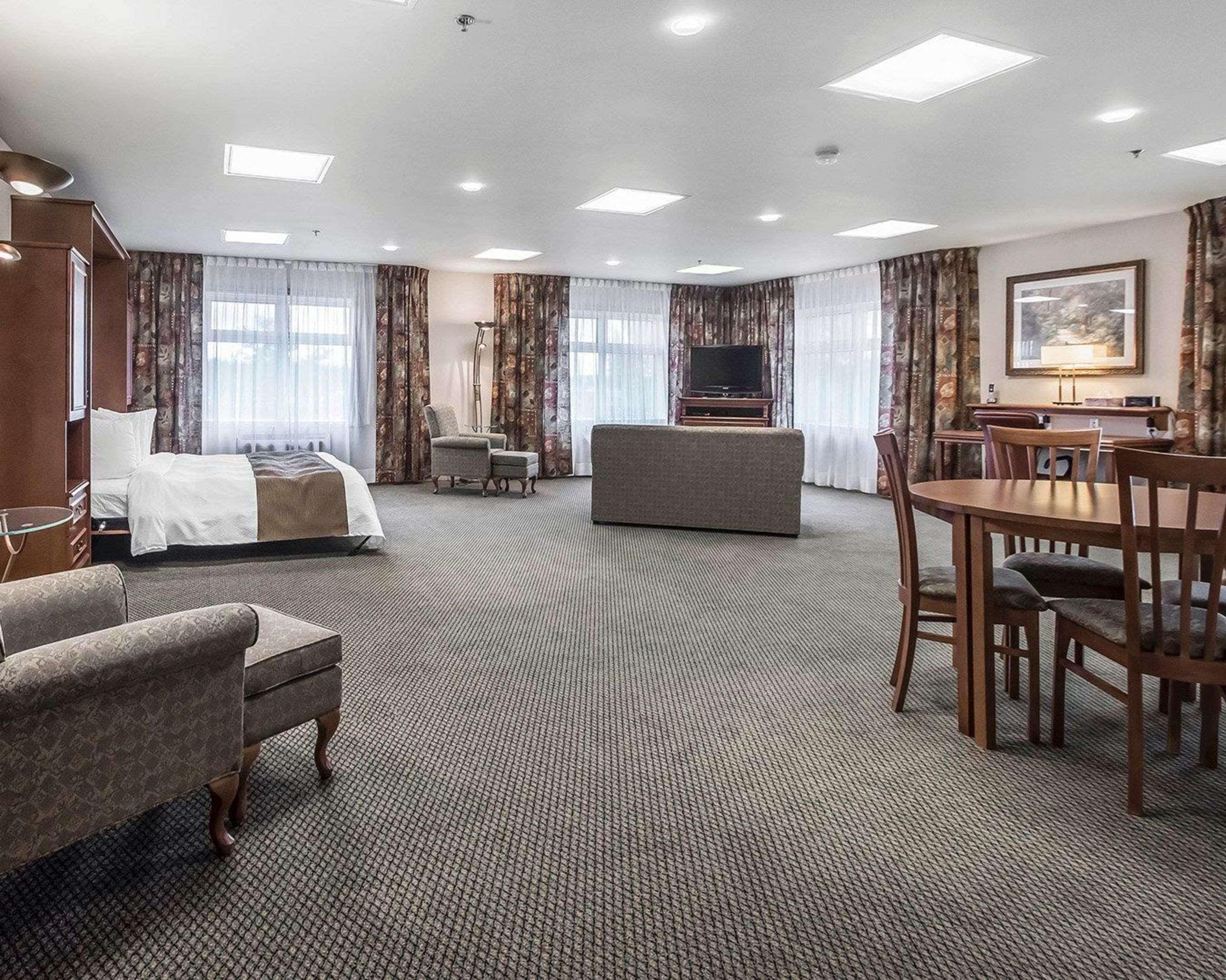 דראמונדוויל Quality Suites מראה חיצוני תמונה