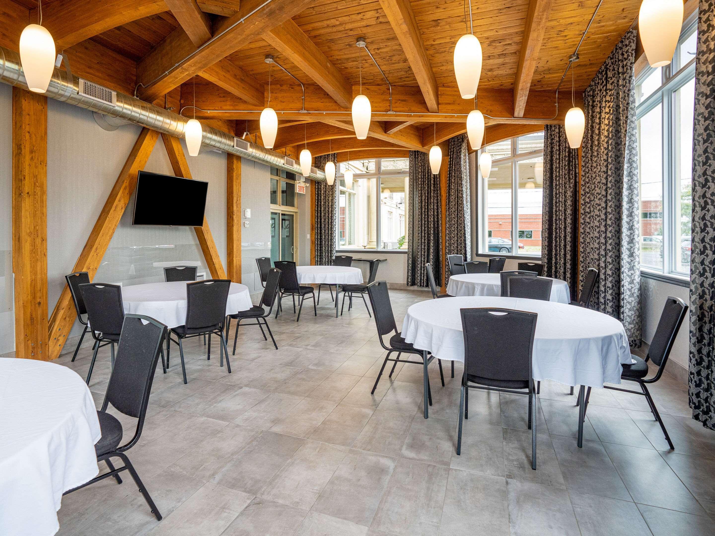 דראמונדוויל Quality Suites מראה חיצוני תמונה