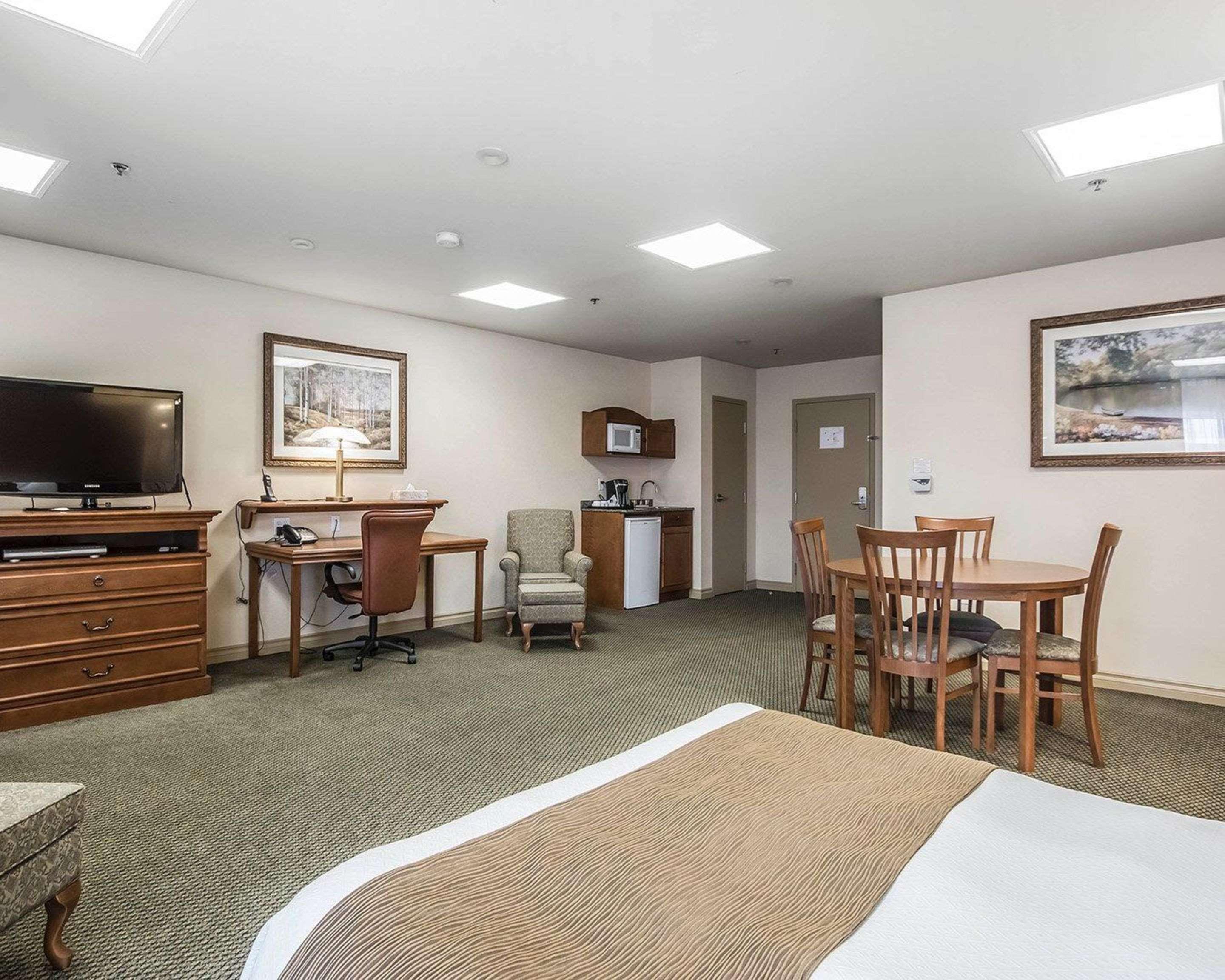 דראמונדוויל Quality Suites מראה חיצוני תמונה