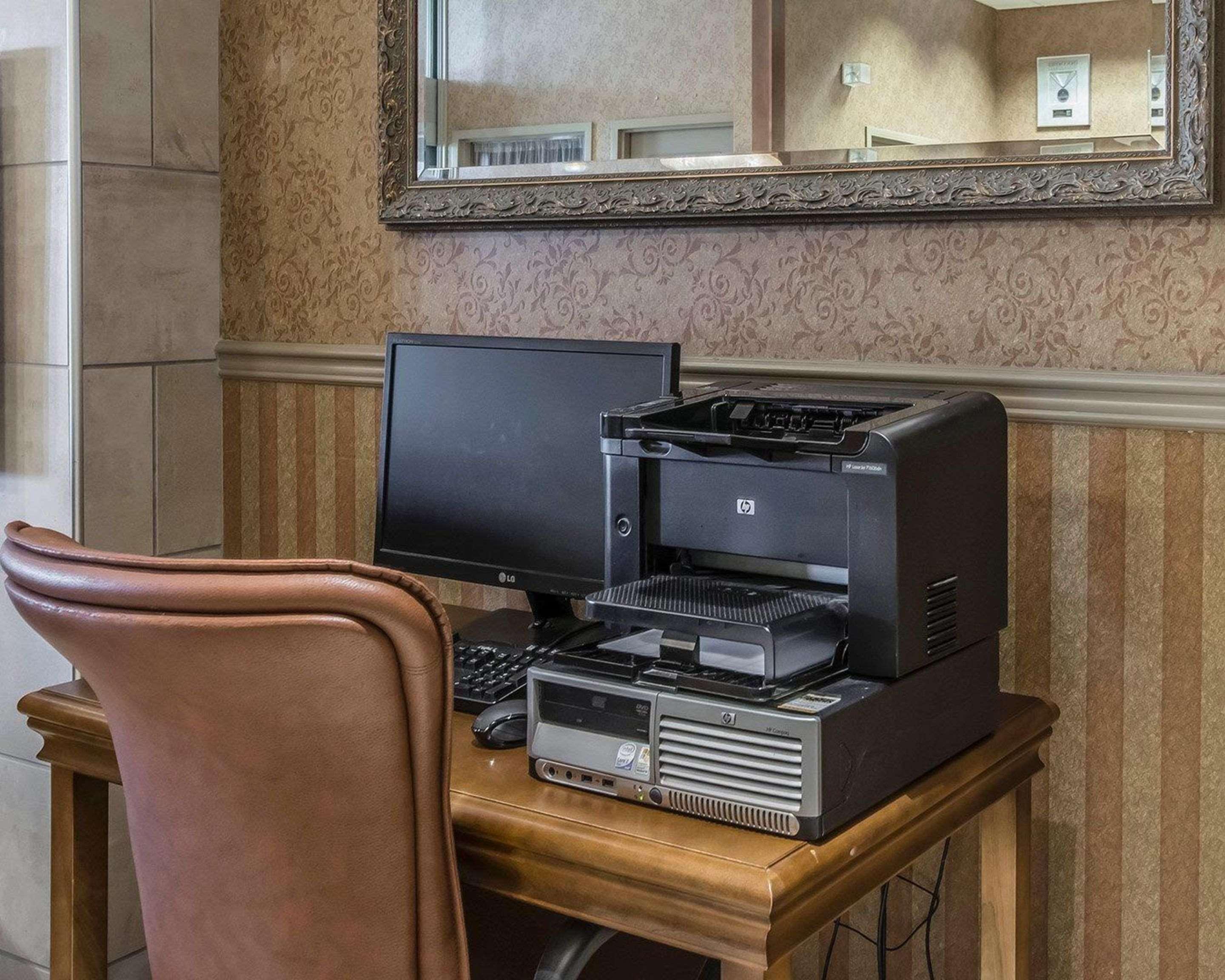 דראמונדוויל Quality Suites מראה חיצוני תמונה