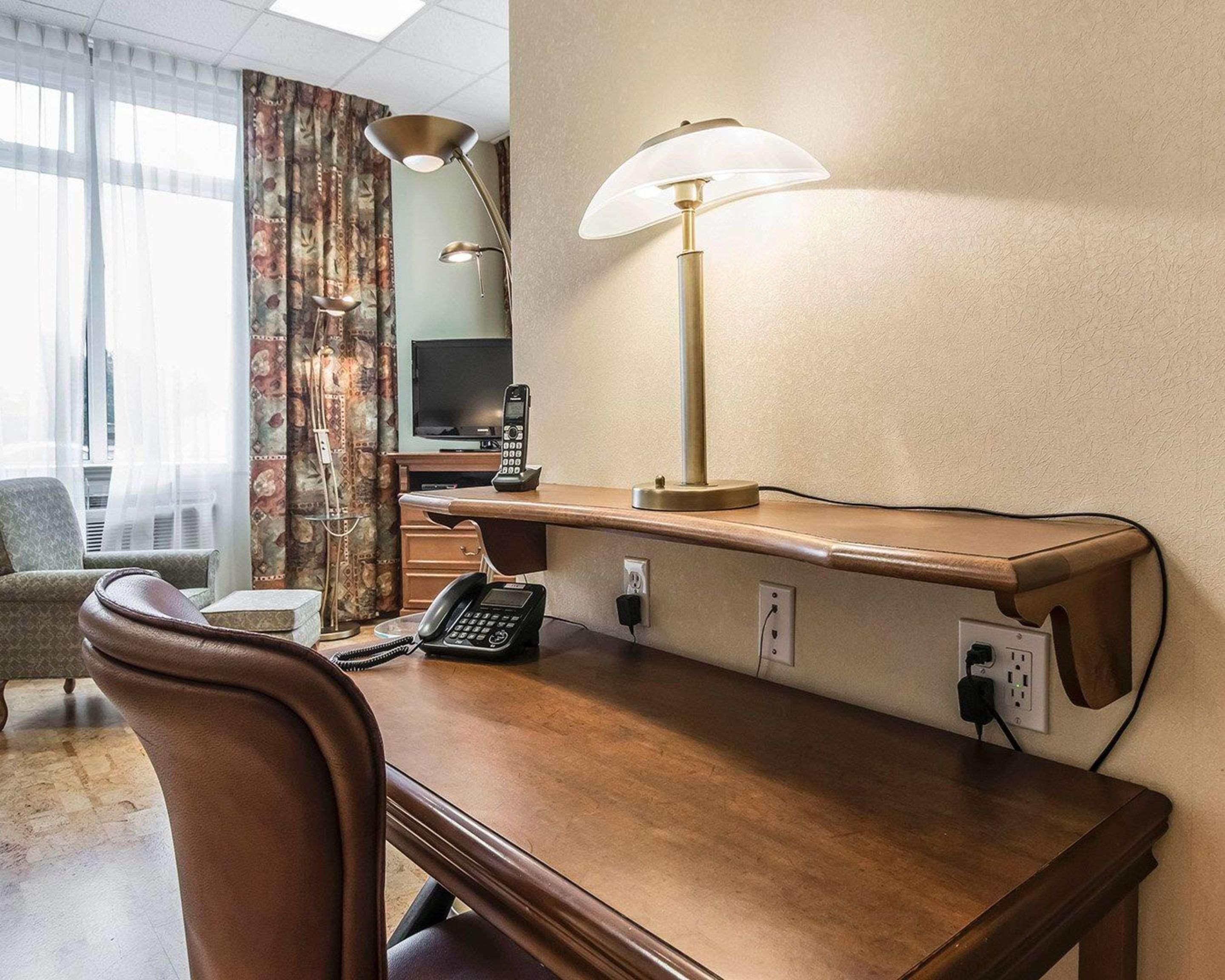 דראמונדוויל Quality Suites מראה חיצוני תמונה