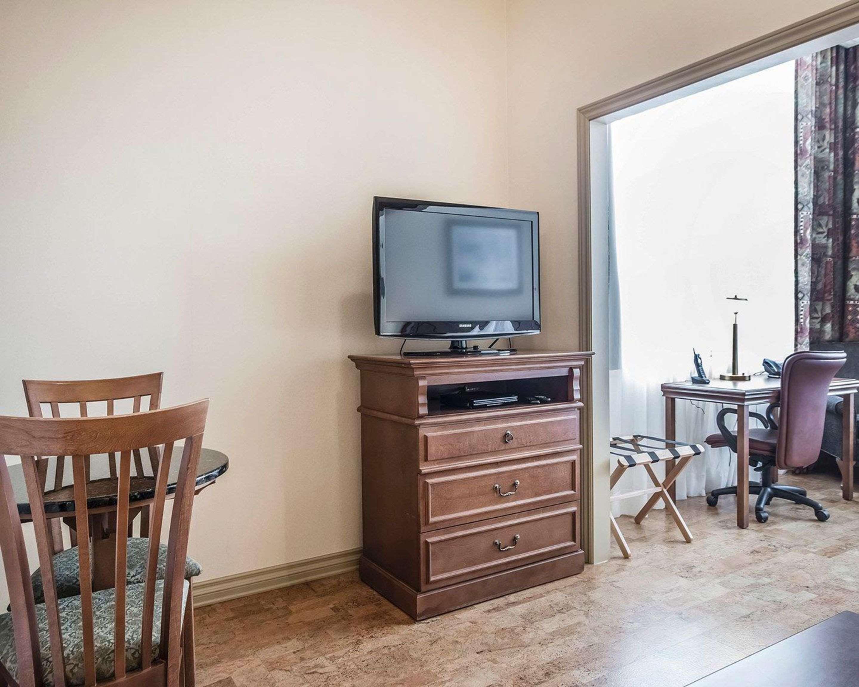 דראמונדוויל Quality Suites מראה חיצוני תמונה